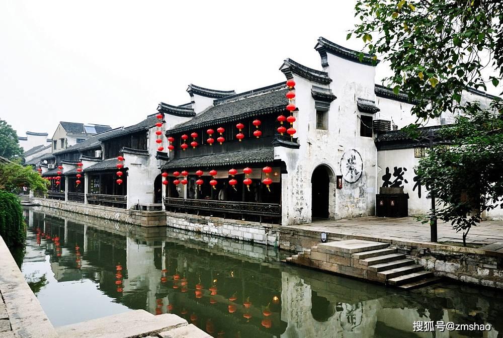 救援菠萝舞者